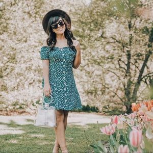 Goodnight macaroon dress off the shoulder size smal